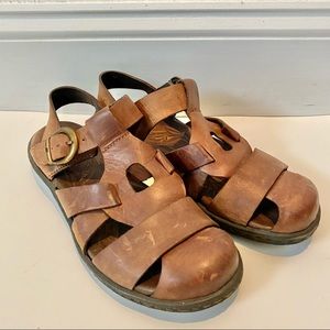Born Leather Close Toe Strappy Sandals Sz 7